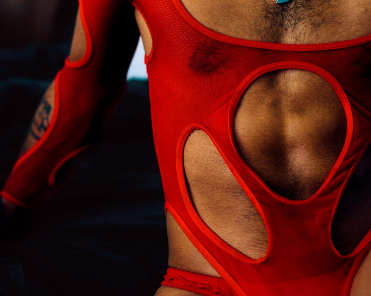 Lingerie maschile in pizzo e trasparenze? Ci siamo…