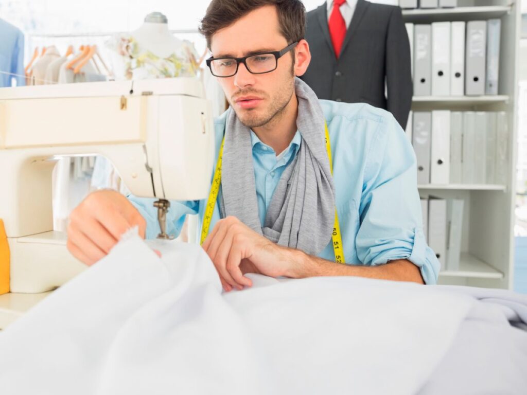 Quanto guadagna un fashion designer? Corsi, tempo, stipendio