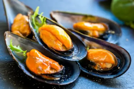 Come aprire le cozze con questo trucchetto degli chef: bastano soli 5 minuti