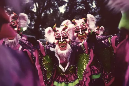 Vi siete mai chiesti cosa visitare in Repubblica Dominicana al di fuori delle spiagge? Come abbiamo già detto questo Paese è conosciuto per i suoi Colori, l'Artigianato e le bellissime coste.. ma in realtà offre ancora di più!