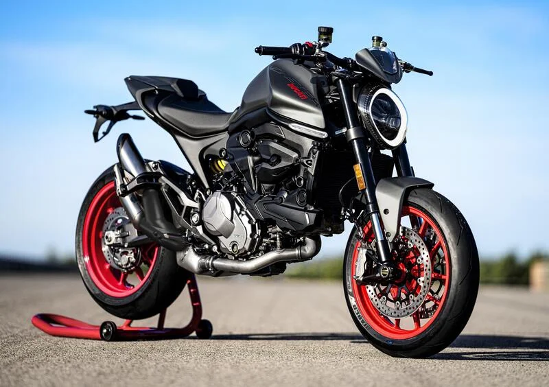 Ducati Monster 937 plus