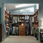 organizzare un guardaroba versatile per la primavera estate 2025