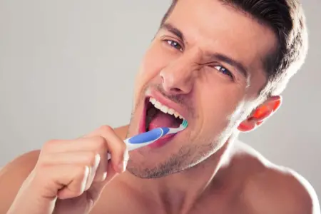 Denti sani e splendenti: quali sono le precauzioni da prendere?