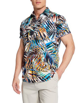 Non ci sarebbe l'estate 2023 senza indossare almeno una camicia hawaiana