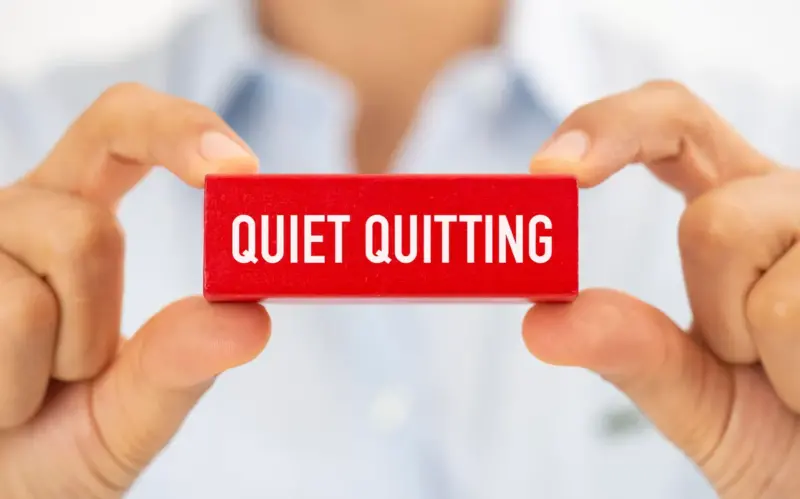 Come affrontare il fenomeno del Quite Quitting: consigli per le aziende