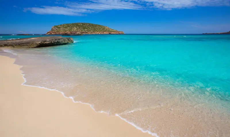 Ibiza in 7 giorni: 7 spiagge da esplorare in un viaggio indimenticabile