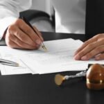 L'Alchimia degli Affari: Quando il Diritto Commerciale Si Fonde con il Mondo degli Affari