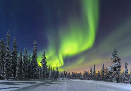 Scopri l’emozione dell’aurora boreale attraverso Europa, America e Asia. L’articolo esplora le migliori destinazioni per ammirare le luci del nord, i fenomeni astronomici, i paesaggi spettacolari e i consigli di viaggio per vivere questo spettacolo naturale unico.