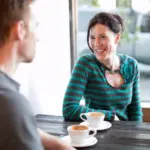 Perché gli uomini di oggi preferiscono le donne mature?