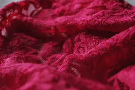 Lingerie di Capodanno: per Lei e per Lui, l’intimo da indossare per accogliere con stile il 2025