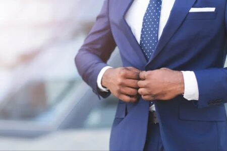 L'Arte del Vestirsi per un Colloquio di Lavoro: Ecco i 5 Errori da Evitare