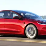 Come cambia la Tesla Model 3 2024: tutte le novità della versione Long Range Highland, da 54.990€