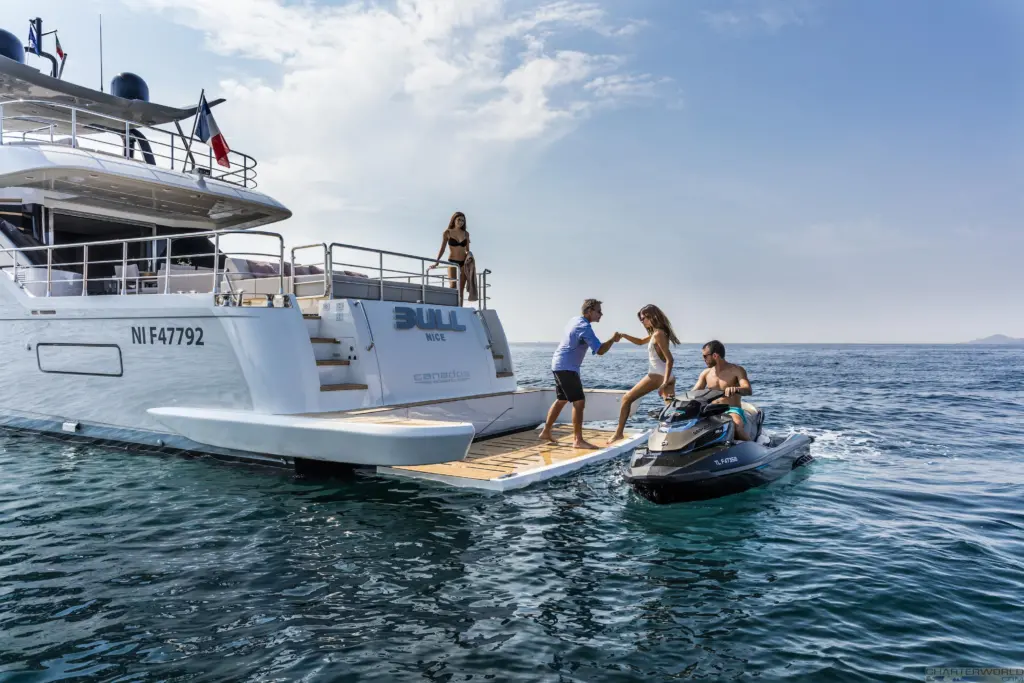 Perché la vacanza su uno yacht è la migliore idea che tu abbia mai avuto