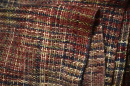 Il tweed, il tessuto iconico e raffinato dalla tanta versatilità di utilizzo.