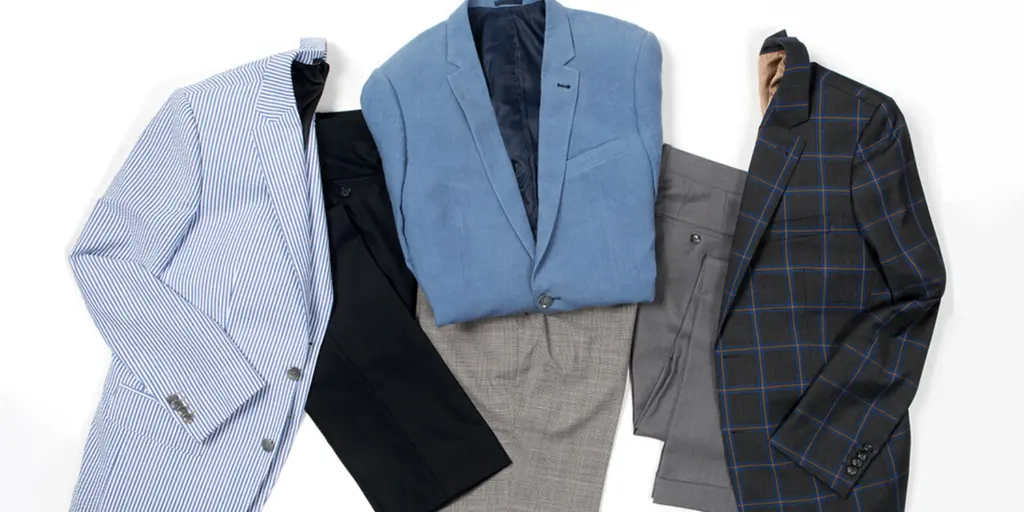 L’Uomo e l’Abito Spezzato: La Guida di MondoUomo.it per un Look Elegante e Originale nel 2025. Uomo con outfit elegante ed originale grazie ad un abito spezzato