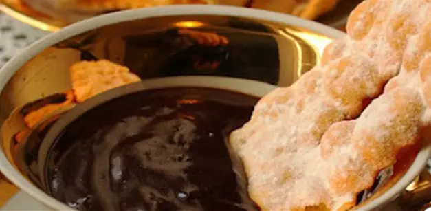 Come preparare le chiacchiere ed il sanguinaccio in casa