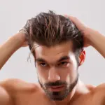 Il Ritorno dell’Effetto Bagnato nei Capelli Uomo