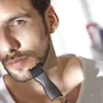 Nel mondo della cura personale maschile, la scelta del rasoio per per regolare e rifinire la barba è fondamentale per garantire una rasatura precisa e confortevole