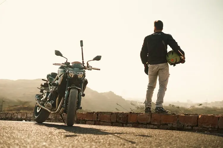 Quale Giacca da Moto Indossare? La Guida di MoltoUomo.it per la scelta migliore.