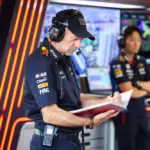 La Red Bull Racing ha confermato ufficialmente l'uscita di Adrian Newey, uno dei progettisti più rinomati e influenti del Circus della Formula 1, dal proprio roster a partire dal 2025