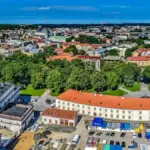 Vilnius, la capitale della Lituania, è una città che merita di essere visitata per il suo ricco patrimonio storico e culturale