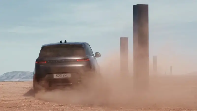 Range Rover Sport Stealth Pack: Innovazione e Stile al Vertice del Lusso