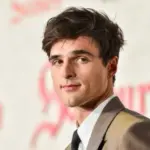 Jacob Elordi ist einer der jüngsten und vielversprechendsten Schauspieler. In letzter Zeit wurde vor allem in Italien viel über ihn gesprochen, nicht nur beruflich, sondern auch privat. Einige Flirts, oder sogenannte Flirts, die ihn persönlich betrafen, haben die öffentlichen Spekulationen angeheizt. Elordi