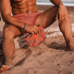 Le Pochette da Spiaggia per l'Uomo nel 2024: Eleganza e Funzionalità