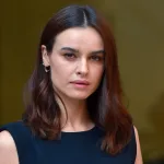 Kasia Smutniak, attrice e regista polacca naturalizzata italiana, ha recentemente annunciato la sua decisione di abbandonare il mondo del cinema e della recitazione