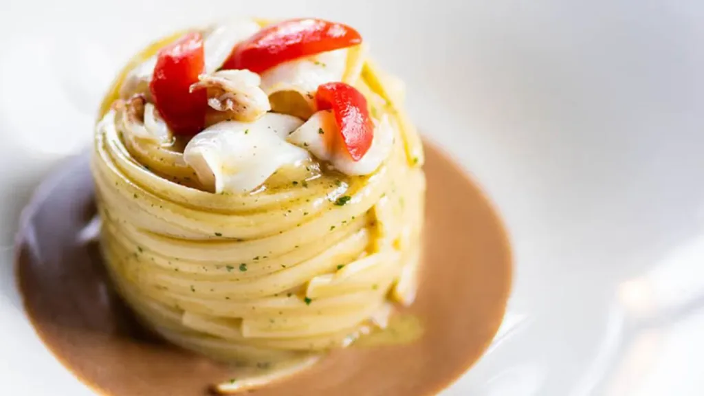 I Piatti Iconici degli Chef Stellati Italiani: Un Viaggio tra Arte e Gastronomia di Lusso