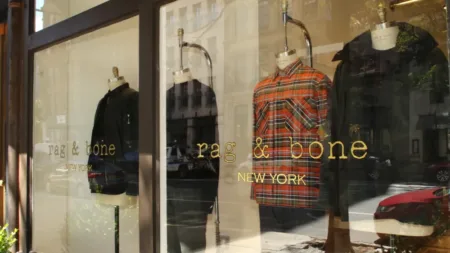 Il brand Rag & Bone, lo stile newyorkese per l’uomo moderno. rag & bone è un marchio iconico della moda contemporanea, fondato a New York nel 2002 da Nathan Bogle e Marcus Wainwright
