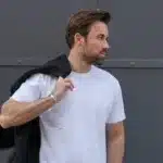 Camisetas gruesas: el secreto de los hombres que saben vestir en otoño