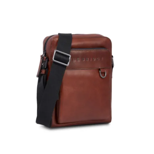 Le migliori borse a tracolla da uomo: la selezione del Magazine MondoUomo.it per la scelta ideale.