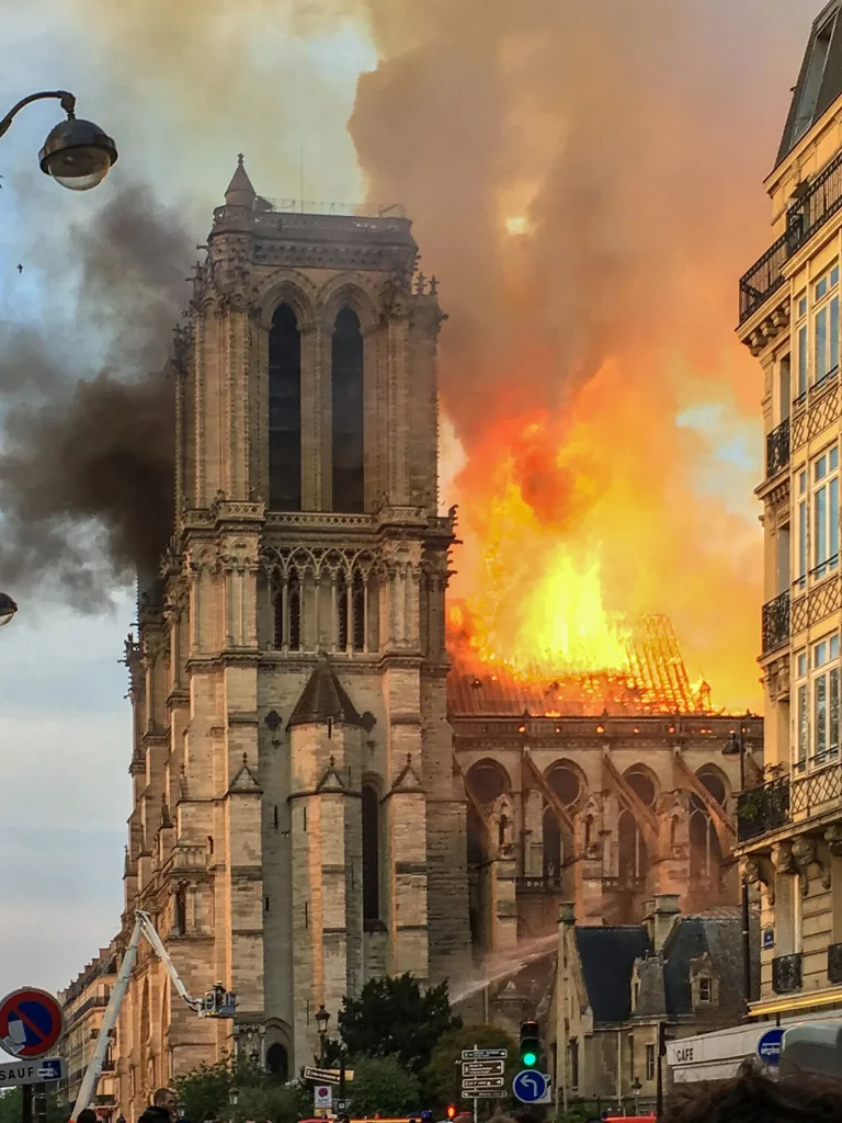 incendio notre-dame