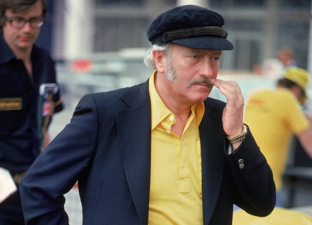 Il 16 dicembre 1982 moriva Colin Chapman, il genio che rivoluzionò l’automobilismo. Il 16 dicembre 1982 moriva Colin Chapman, il genio che rivoluzionò l'automobilismo
