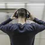 È indubbio che i podcast nell'ultimo decennio siono diventati una risorsa fondamentale per chi desidera intraprendere un percorso di crescita personale e mentale