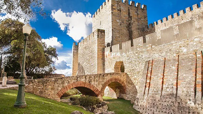 Un San Valentino da Sogno a Lisbona: Viaggio tra Romanticismo e Scoperte