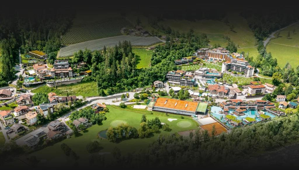 Se sei un uomo alla ricerca di un'esperienza di lusso che combini tennis ed equitazione, l'Italia offre una selezione di resort esclusivi