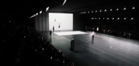 La Rinascita dell’Eleganza Maschile: Paris Fashion Week Uomo Ridefinisce il Futuro della Moda. Paris Fashion Week Dior Men Winter 2025-2026 Show