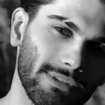 Non deve sorprendere, allora, l’interesse degli uomini rivolto alle sopracciglia, che hanno acquistato di recente un ruolo di tutto rispetto sui volti non solo delle donne.