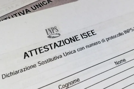 Buoni Postali e BTP Fuori dall'ISEE: Una Piccola Svolta per le Famiglie Italiane