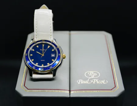 Il Paul Picot Tiger Shark Automatico in acciaio e oro 18K è un orologio che attira l’attenzione di chi apprezza il fascino delle creazioni d’altri tempi
