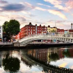 L'Irlanda sta diventando una destinazione sempre più popolare per gli italiani che cercano nuove opportunità lavorative e una qualità della vita diversa.