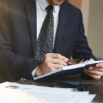 Il concetto di credito non riscosso è fondamentale nel diritto e nella gestione finanziaria, ma spesso viene influenzato da un principio giuridico poco conosciuto: l’istituto della decadenza