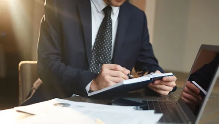 Il concetto di credito non riscosso è fondamentale nel diritto e nella gestione finanziaria, ma spesso viene influenzato da un principio giuridico poco conosciuto: l’istituto della decadenza