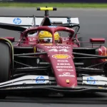 Lewis Hamilton risponde così, con pole position e vittoria della sprint race, in attesa delle qualifiche delle ore 8 che daranno la griglia di formazione per la gara di domani.