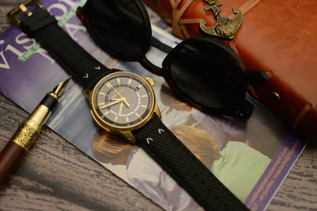 Norqain Freedom 60 GMT 40mm Edizione Limitata: Un Viaggio nel Tempo...