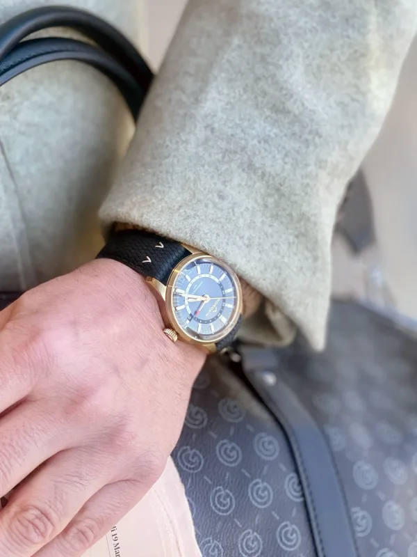 Norqain Freedom 60 GMT 40mm Edizione Limitata: Un Viaggio nel Tempo...