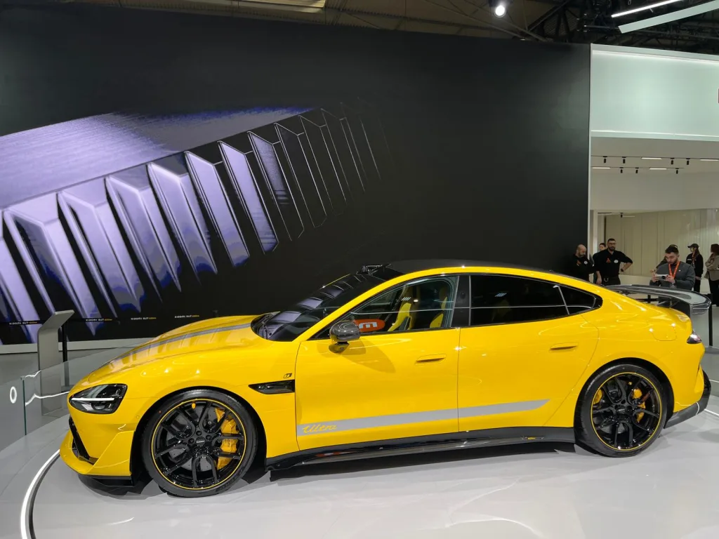 XIAOMI ha portato al MWC 2025 la versione Ultra della SU7