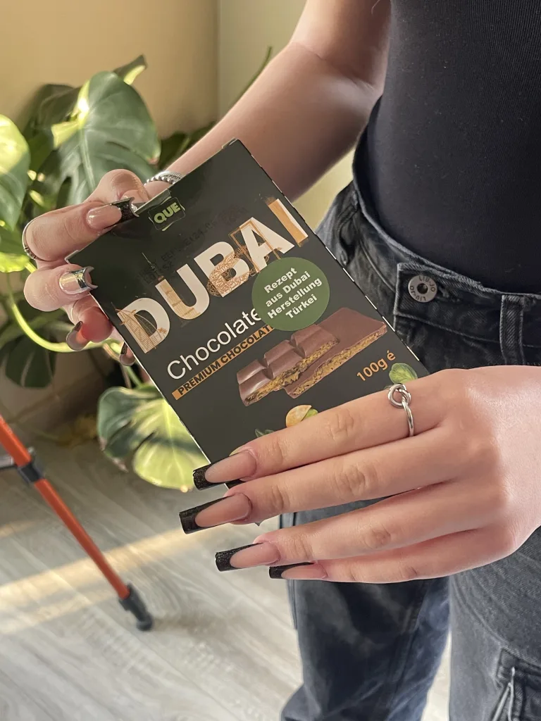 recensione dubai chocolate tavoletta